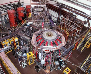 Illustration for article titled Magnetic Fusion in the Spherical Torus Experiment